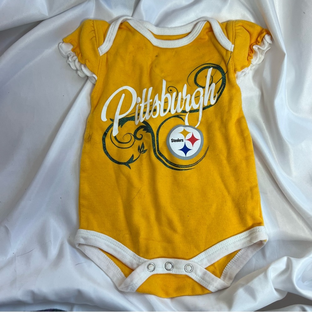 NFL Pittsburgh Steelers Gold and White Bodysuit, size 0/3 Months